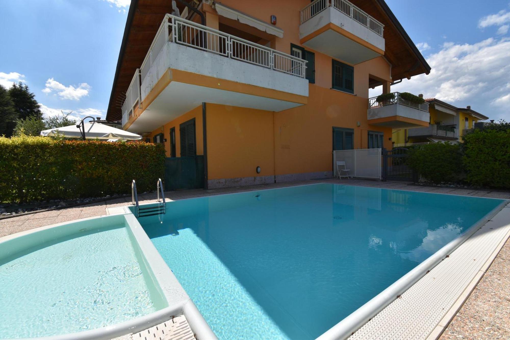 Casa Emma With Pool - Happy Rentals 西尔米奥奈 外观 照片